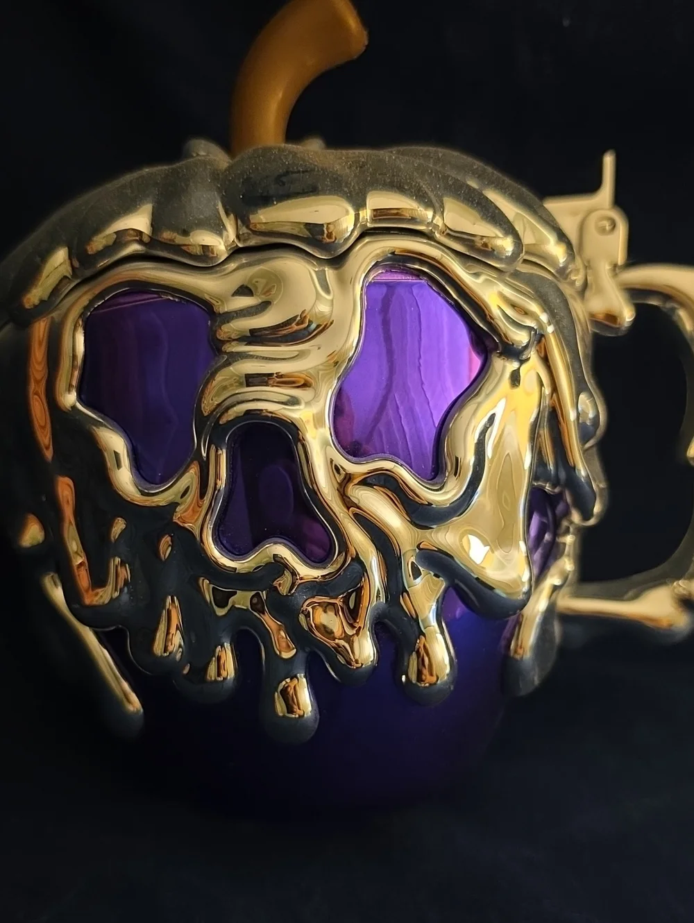 Disney Parks 100th Anniversary Platinum Poison Apple Mug Brand New